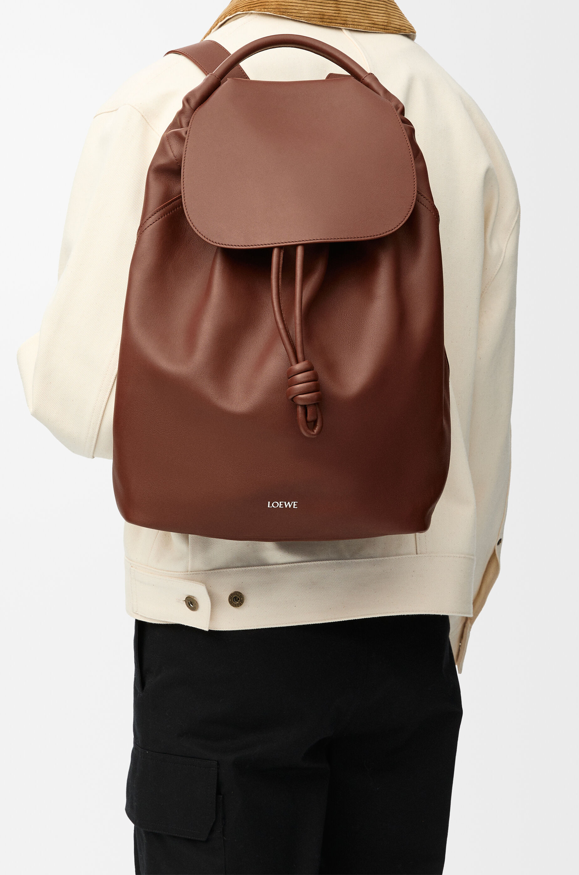 【公式】 supple shiny in backpack Flamenco calfskin LOEWE - Red バッグ