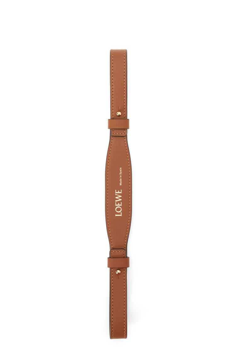 LOEWE Branded short strap in classic calfskin Tan pdp_rd