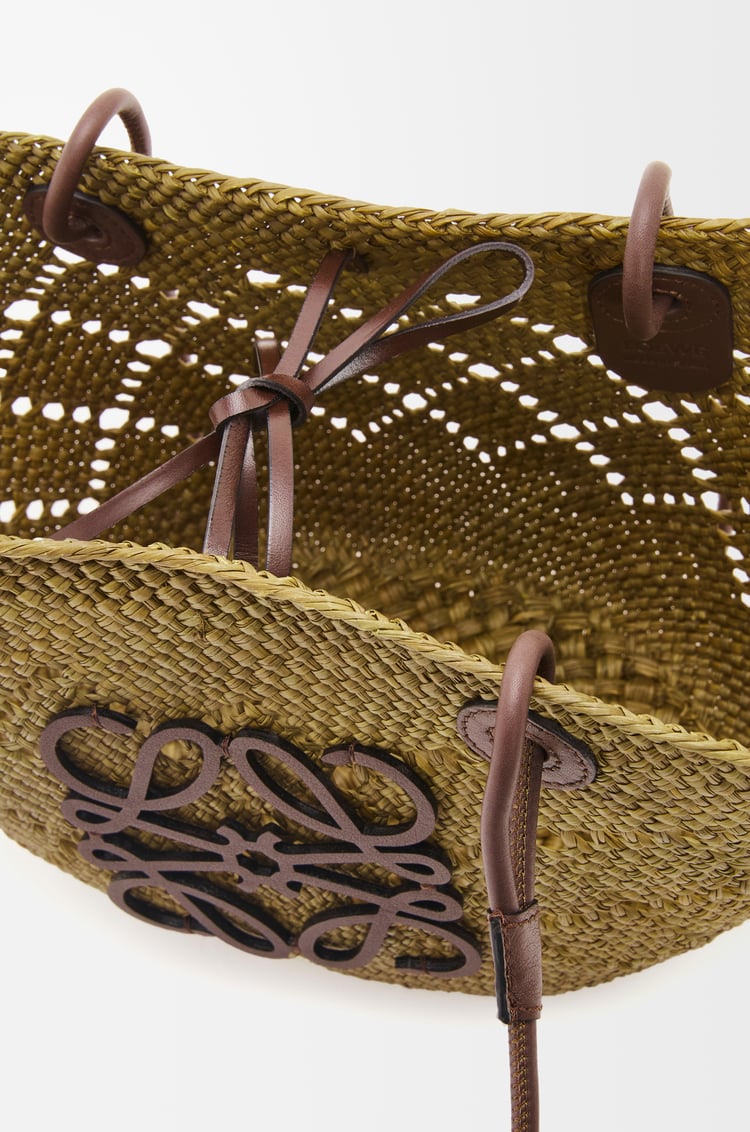 LOEWE アナグラム バスケットバッグ スモール（イラカヤシ&カーフ） オリーブ/チェスナット