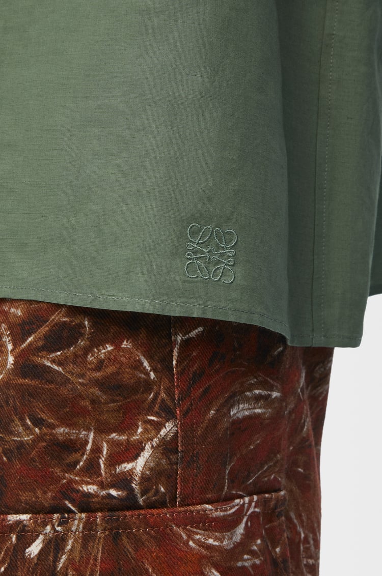 LOEWE Camisa de manga corta en viscosa y lino Salvia