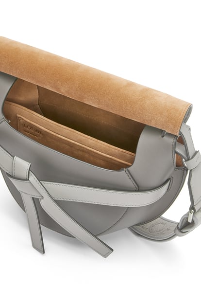 LOEWE Small Gate Dual bag in soft calfskin and jacquard 珍珠灰/深灰色 plp_rd
