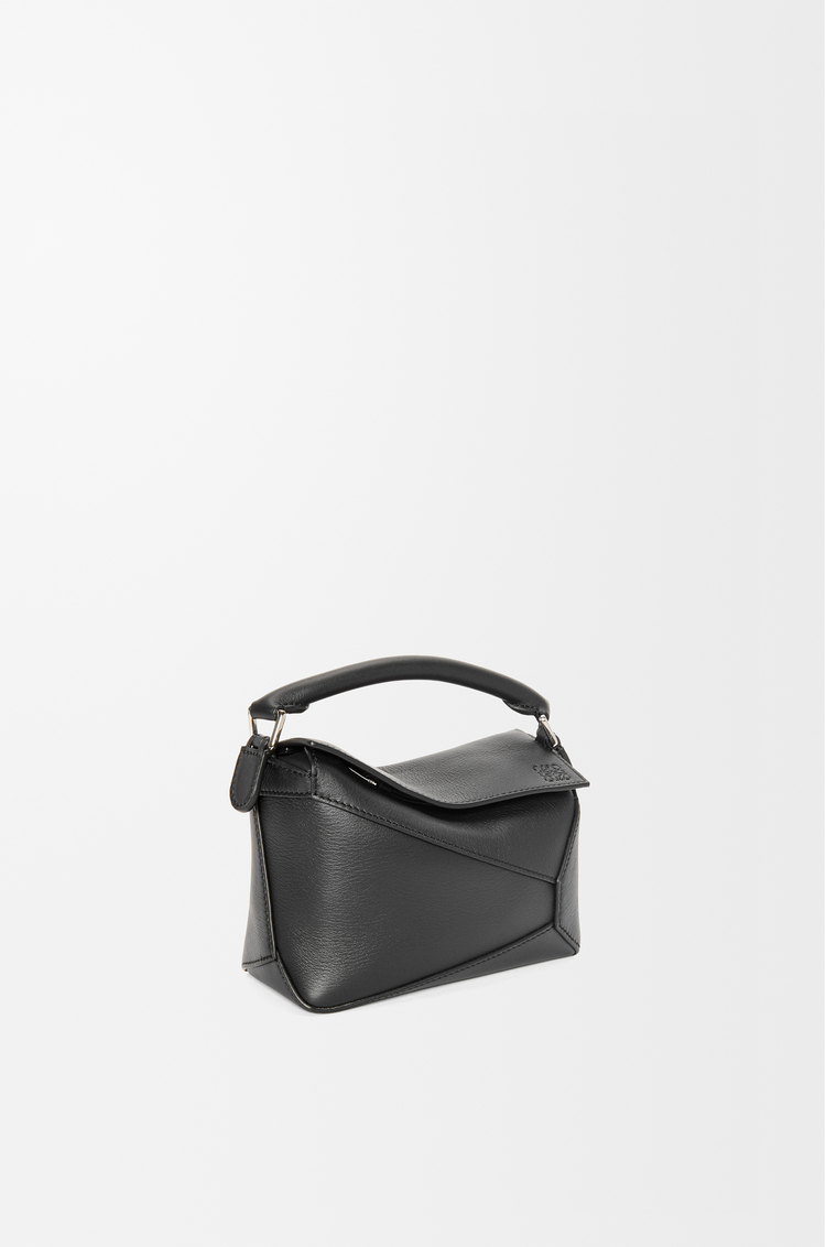 LOEWE Mini Puzzle Edge Tasche aus klassischem Kalbsleder Schwarz