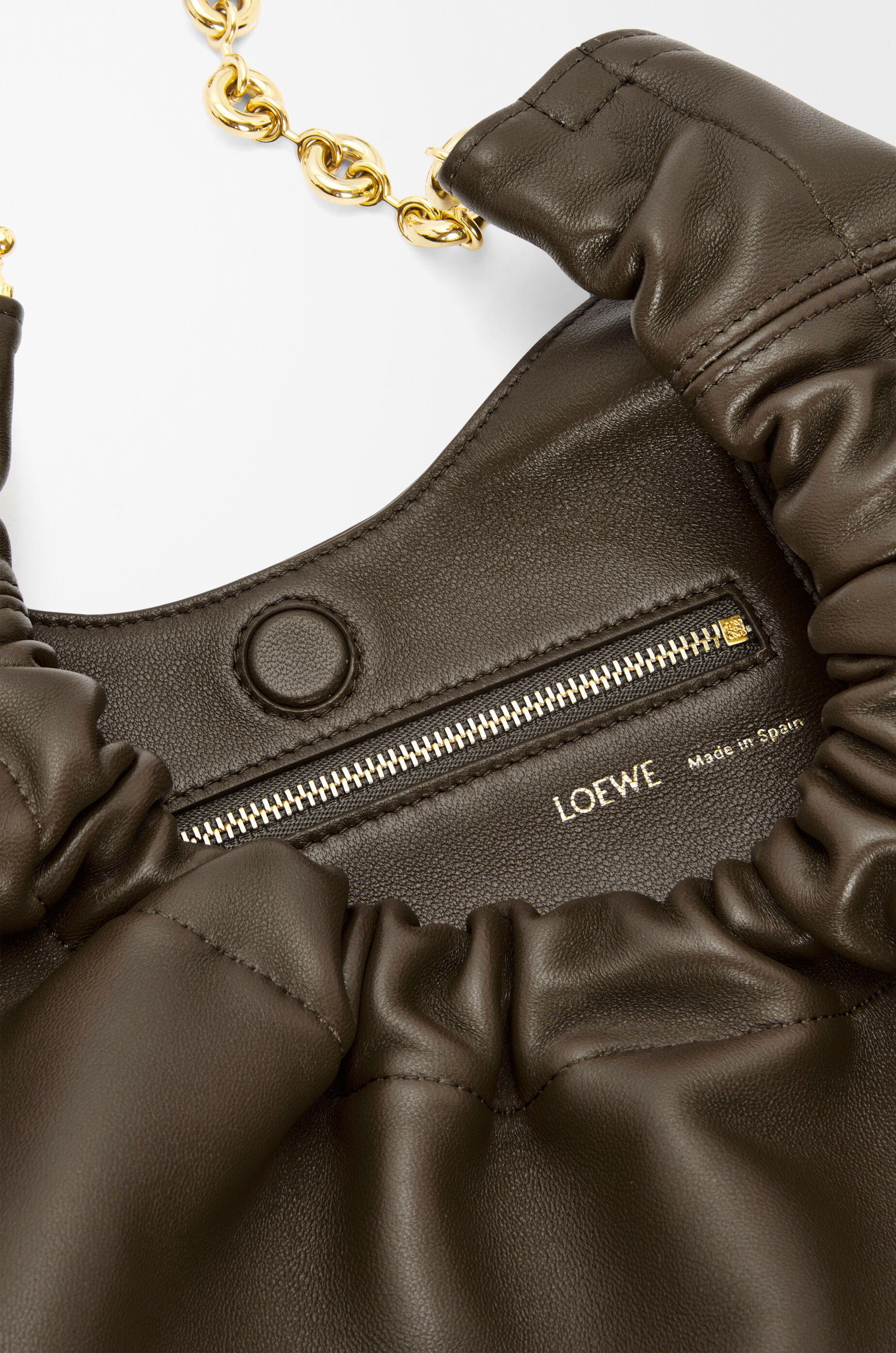 バッグ LOEWE Small Squeeze bag in mellow nappa lambskin Brown - LOEWE