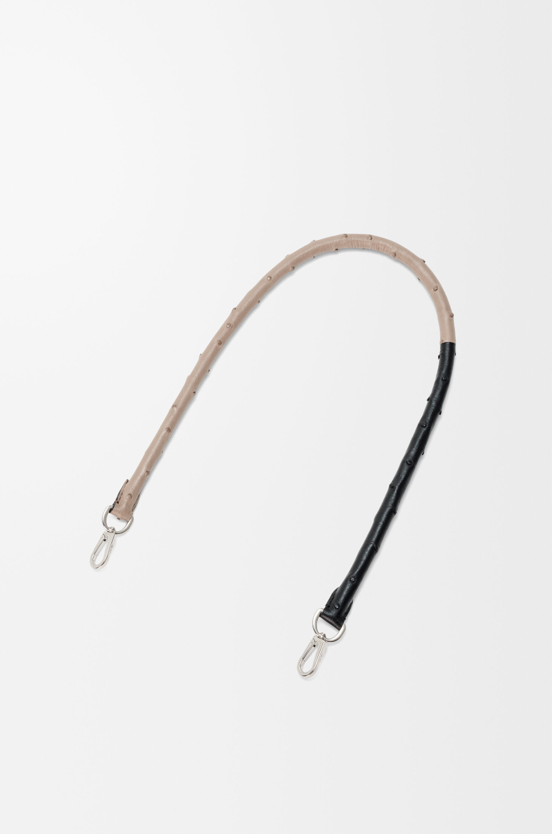 【non111 】 LOEWE ストラップ　ブラック ストラップ（オーストリッチ） ブラック - ロエベ 日本 公式サイト