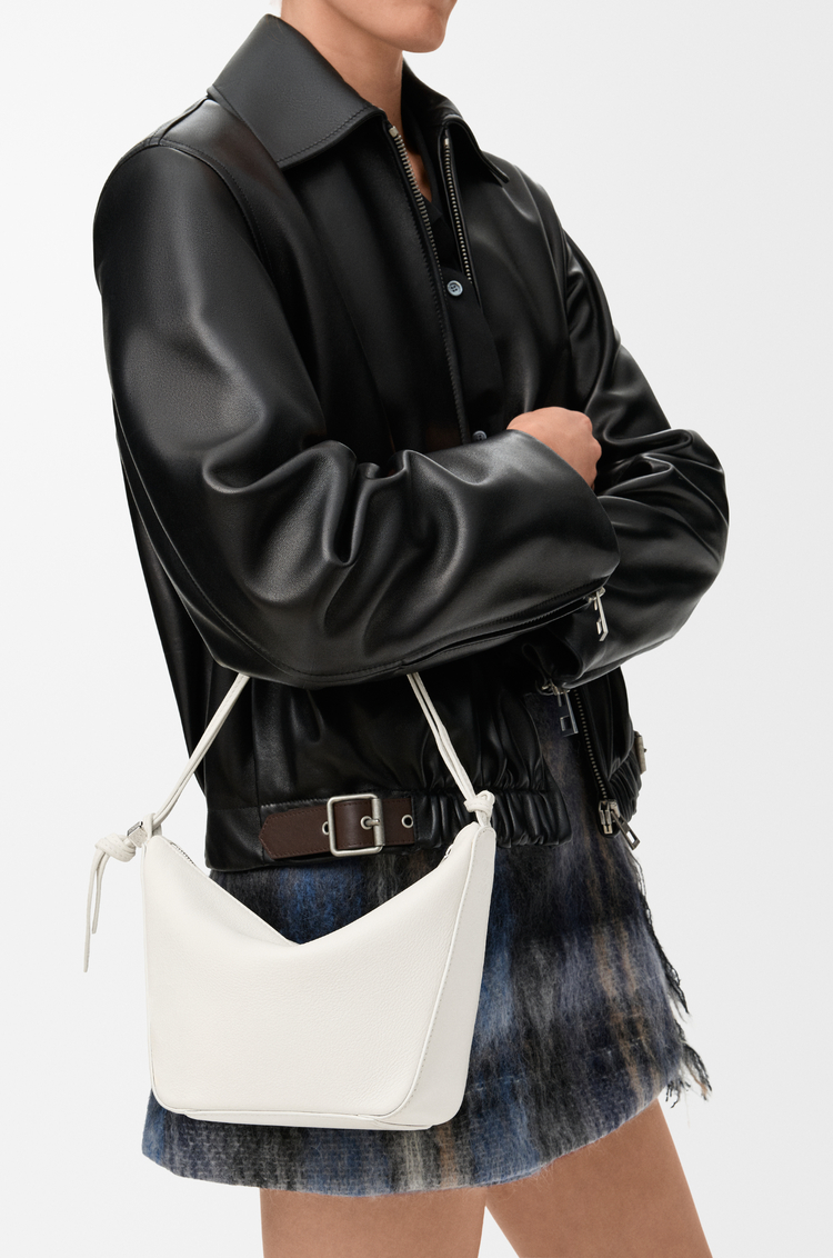 LOEWE 迷你经典牛皮革 Hammock Hobo 手袋 柔白色
