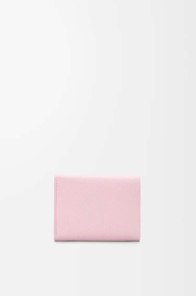 LOEWE アナグラム トライフォールド ウォレット（ペブルグレインカーフ） ブロッサム