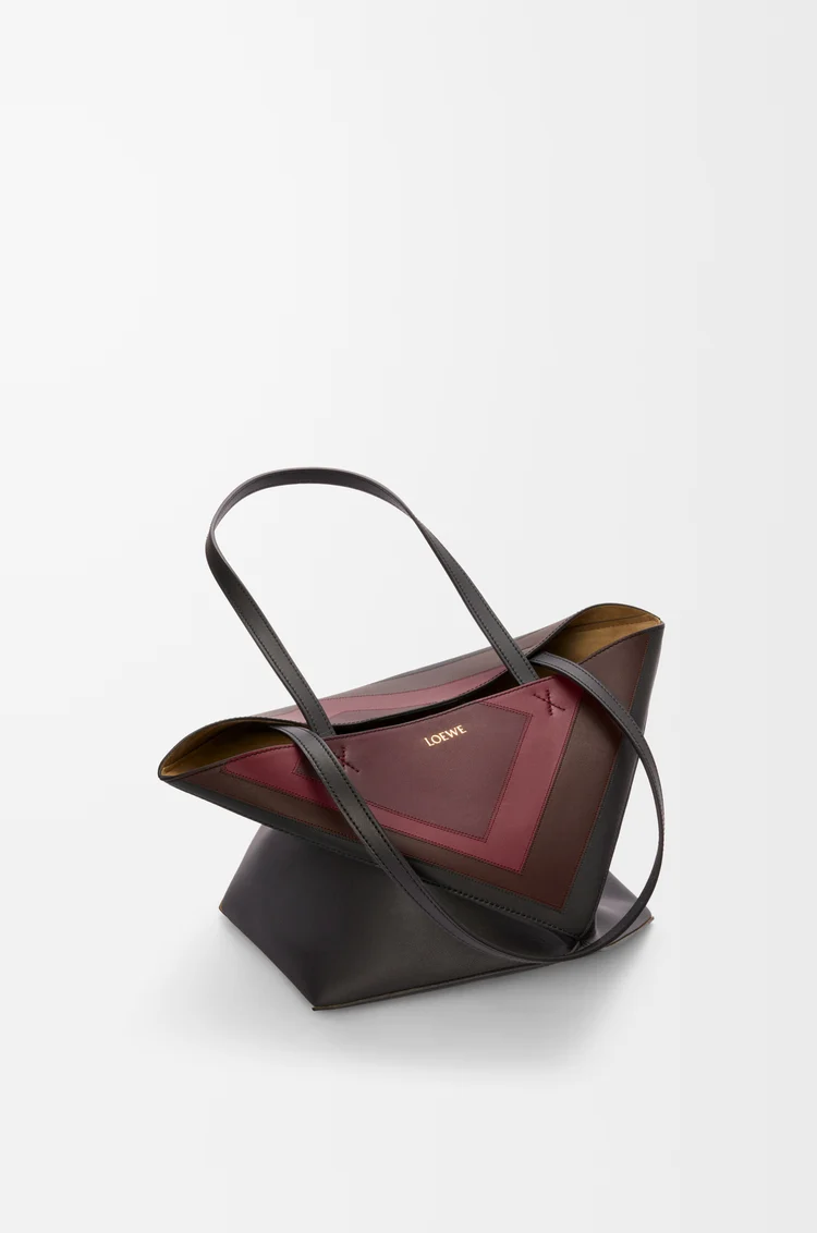 LOEWE Borsa Puzzle Fold Tote media in nappa di vitello Black/Burgundy