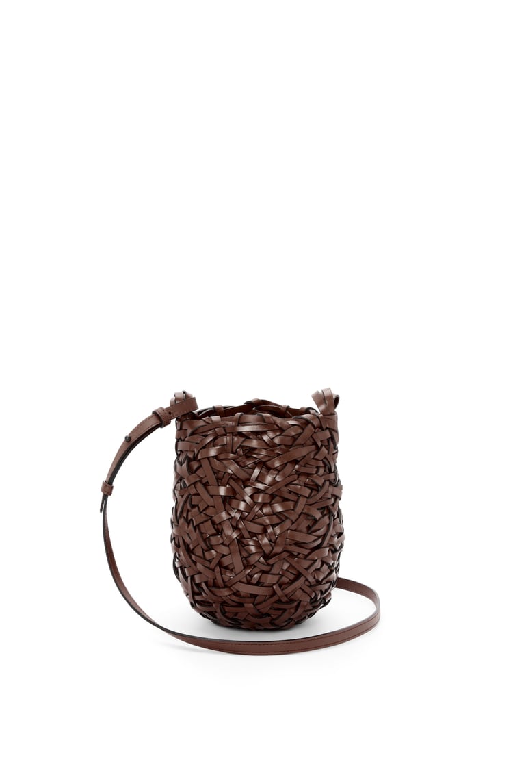 LOEWE Bolso cesta Nest pequeño en piel de ternera Castaño