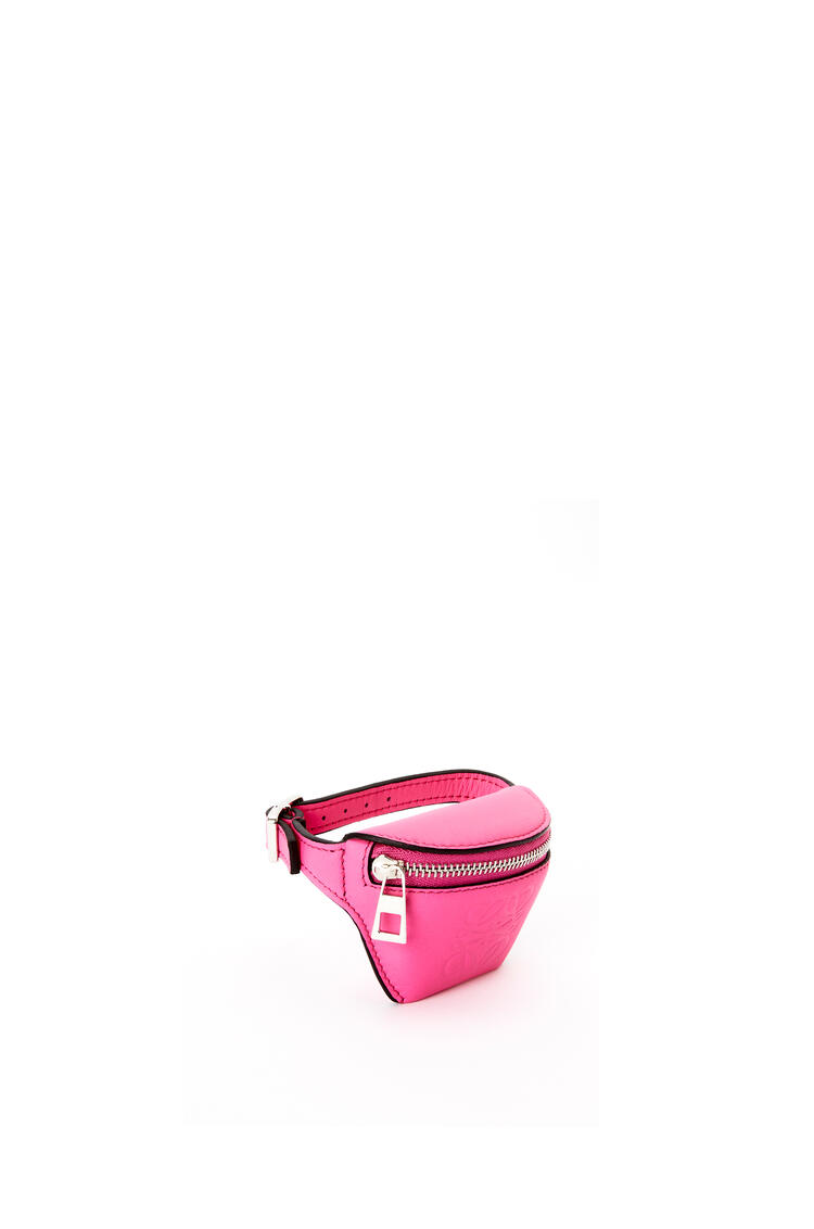 LOEWE 經典小牛皮品牌零錢包手鍊 Neon Pink pdp_rd
