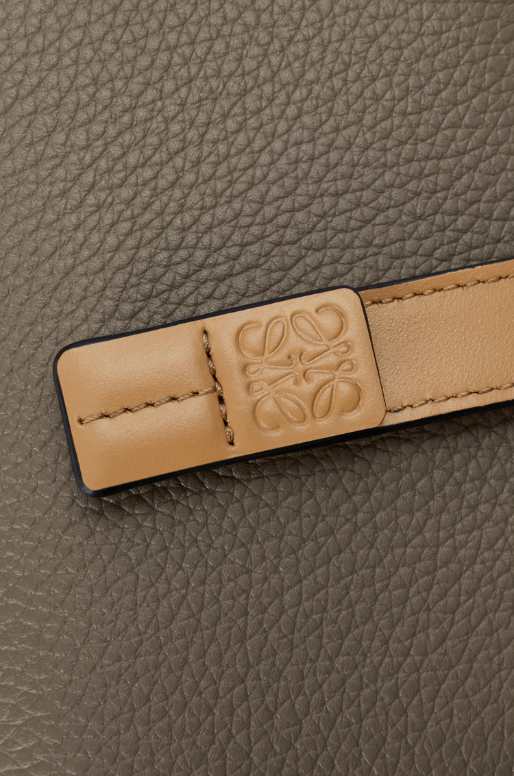 LOEWE Compact zip wallet in soft grained calfskin Taupe/Talc