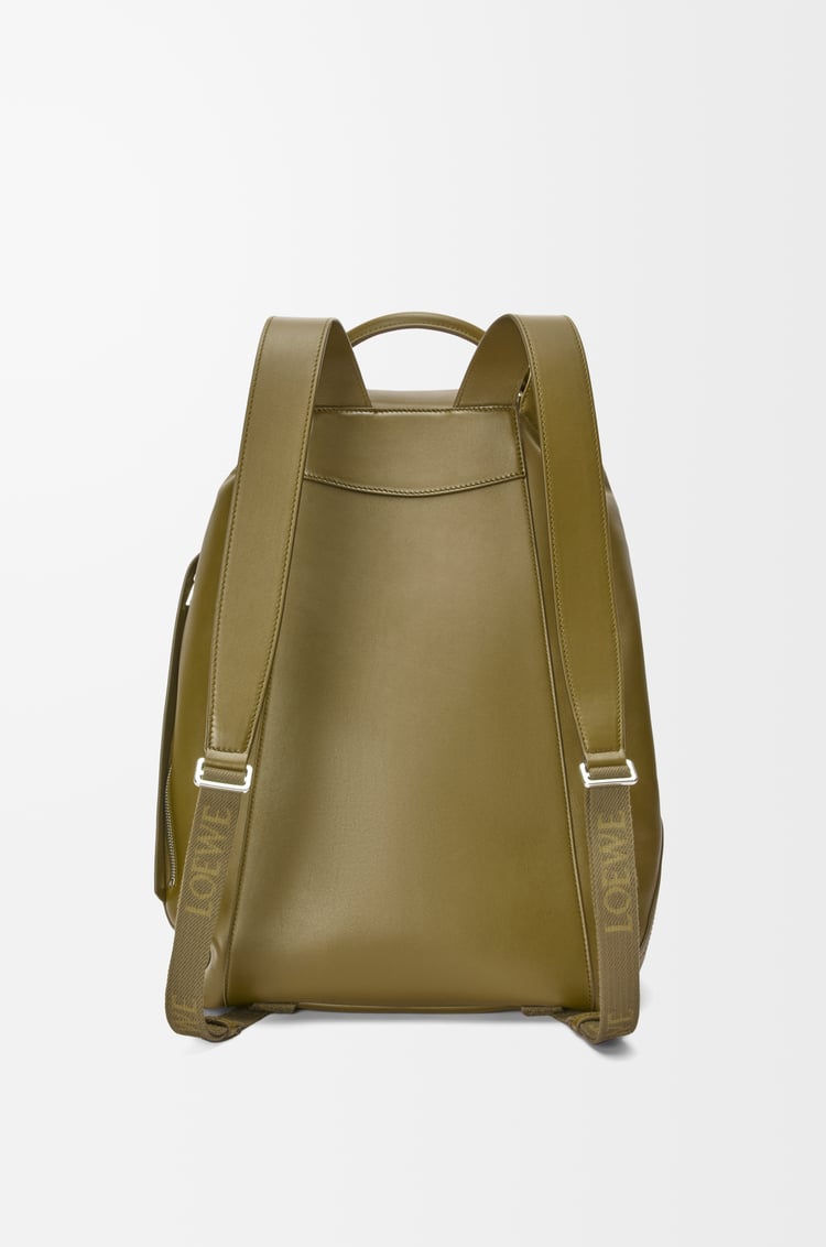 LOEWE フラメンコ バックパック（シャイニーサプルカーフ） オリーブ