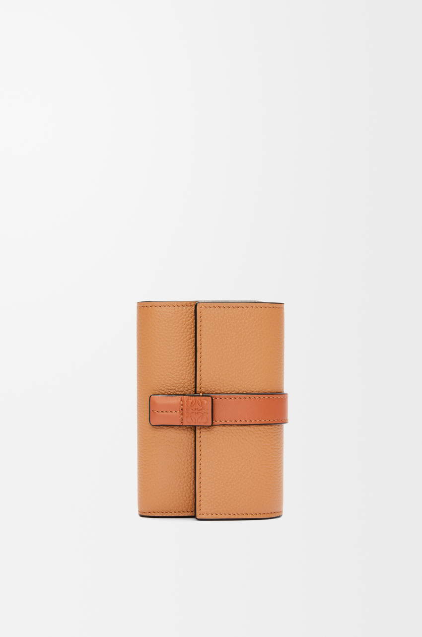 Small vertical wallet in soft grained calfskin