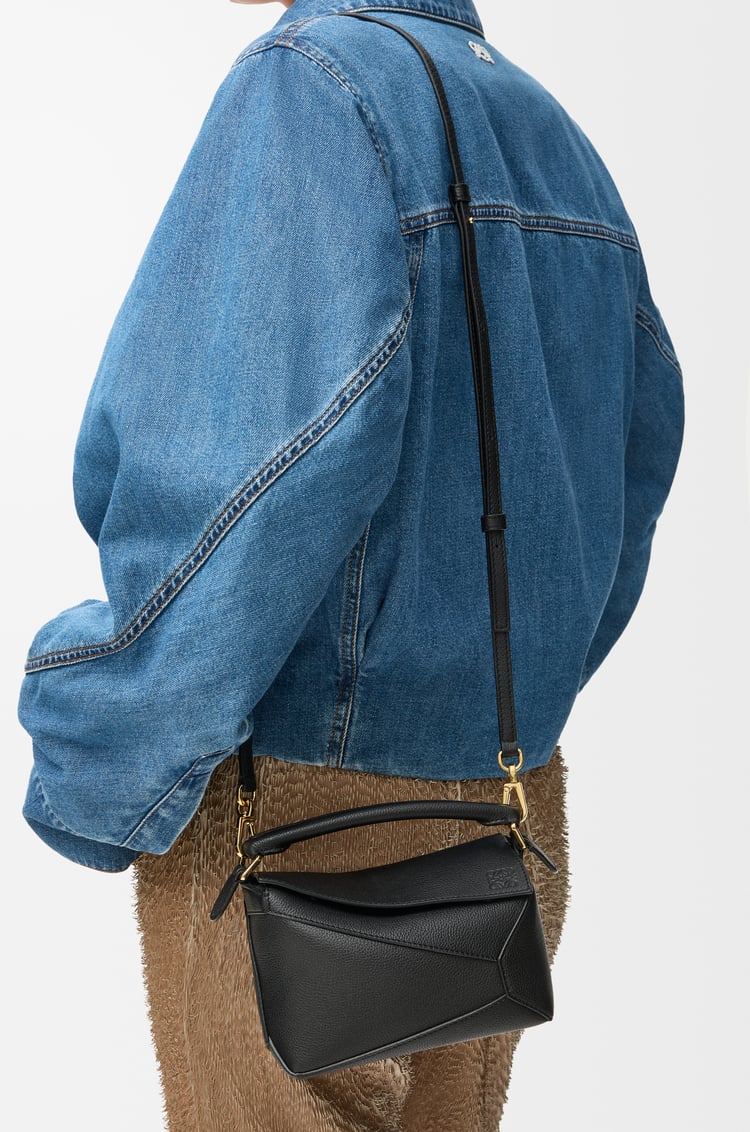 LOEWE Minibolso Puzzle Edge en suave piel de ternera graneada Negro