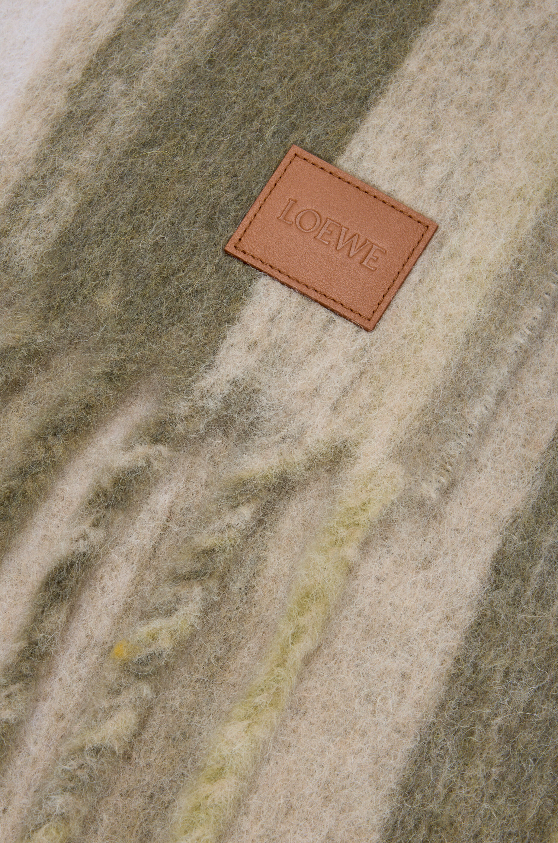 スカーフ（アルパカ&ウールブレンド） ホワイト - LOEWE Japan