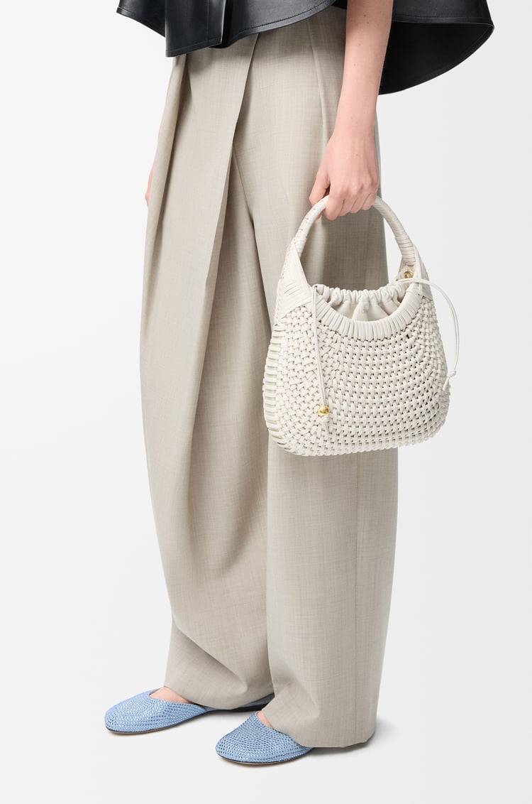 LOEWE ダイヤモンド ホーボーバッグ（カーフ） ソフトホワイト