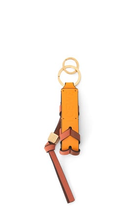 LOEWE Braided strap keyring in calfskin and brass Mandarin/Coral Reef plp_rd