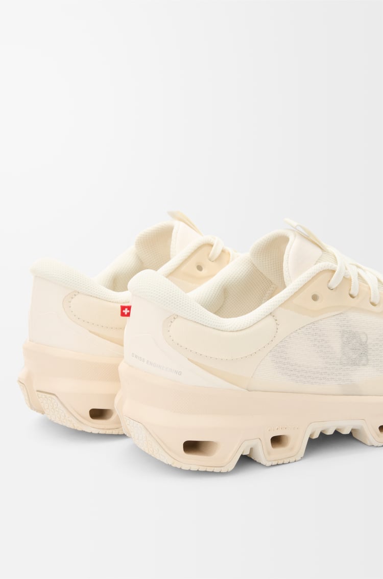 LOEWE LOEWE x ON Cloudventure 2.0 男士跑鞋 蛋壳色