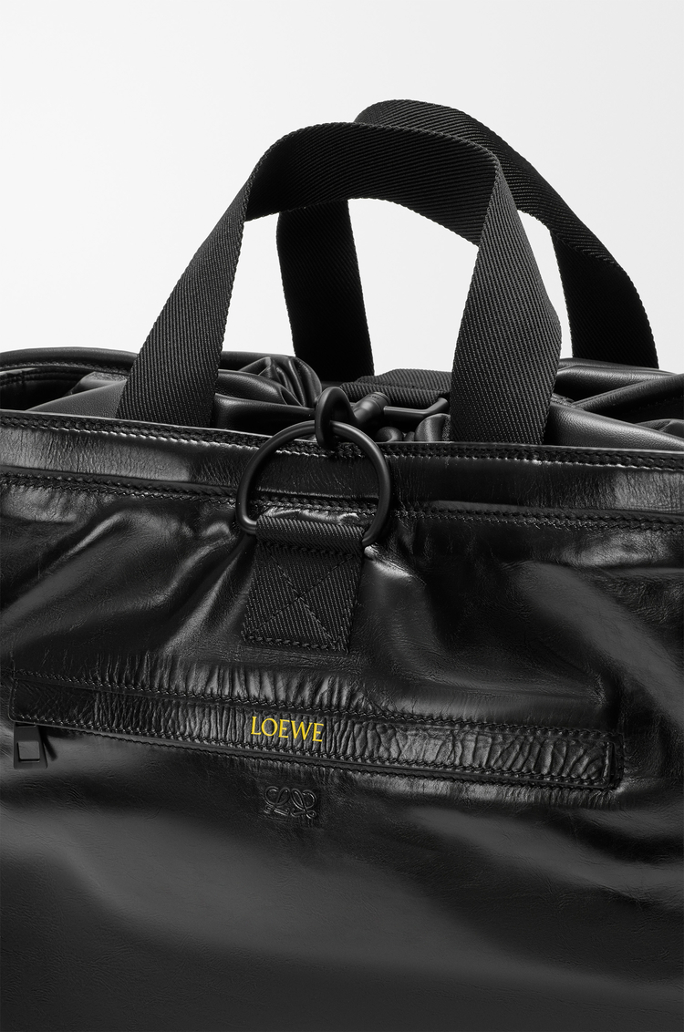 LOEWE 纸纹牛皮革 Squad 背包 黑色
