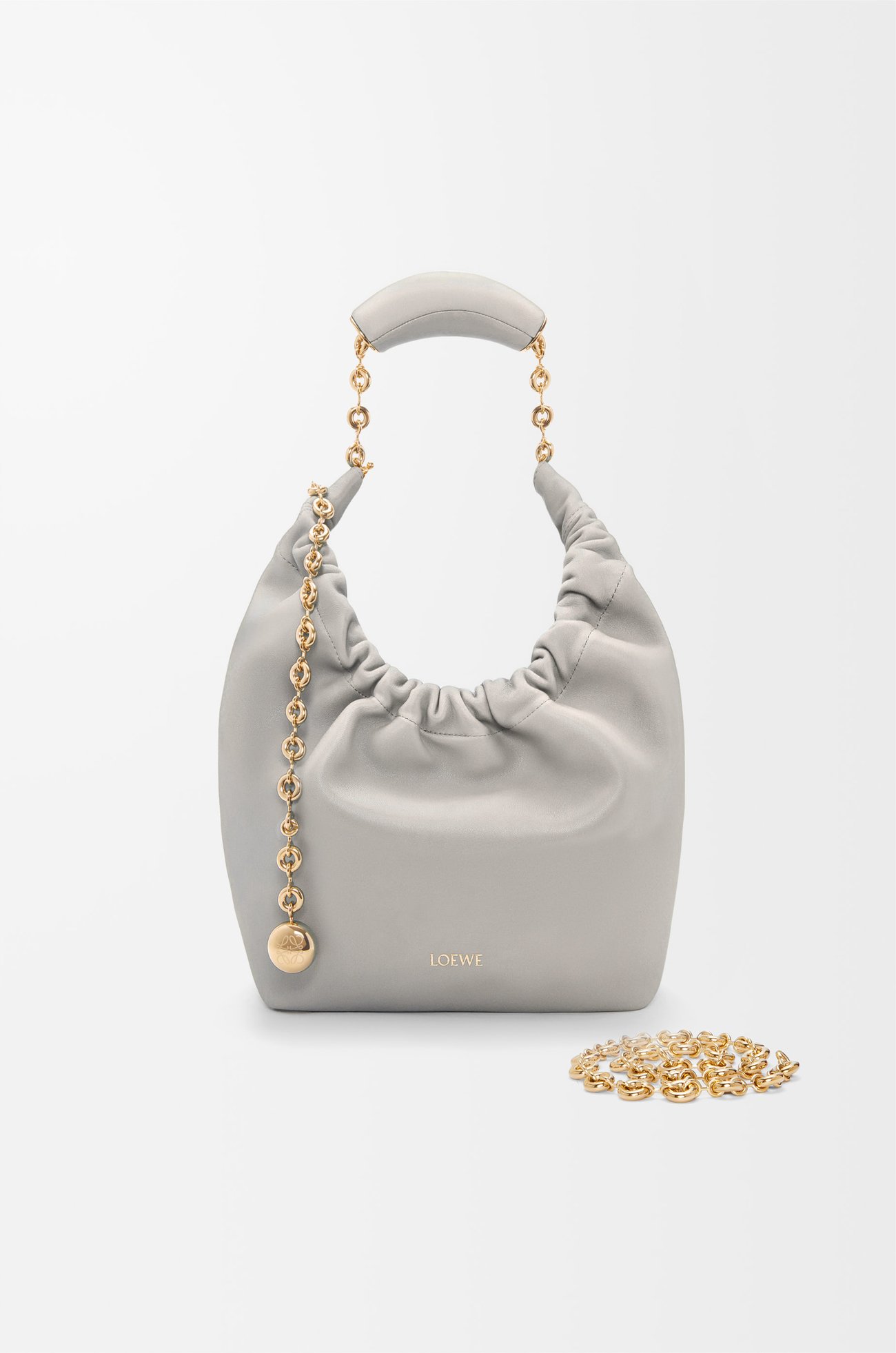 LOEWE Bolso Squeeze pequeño en piel napa de cordero Gris Valva plp_rd