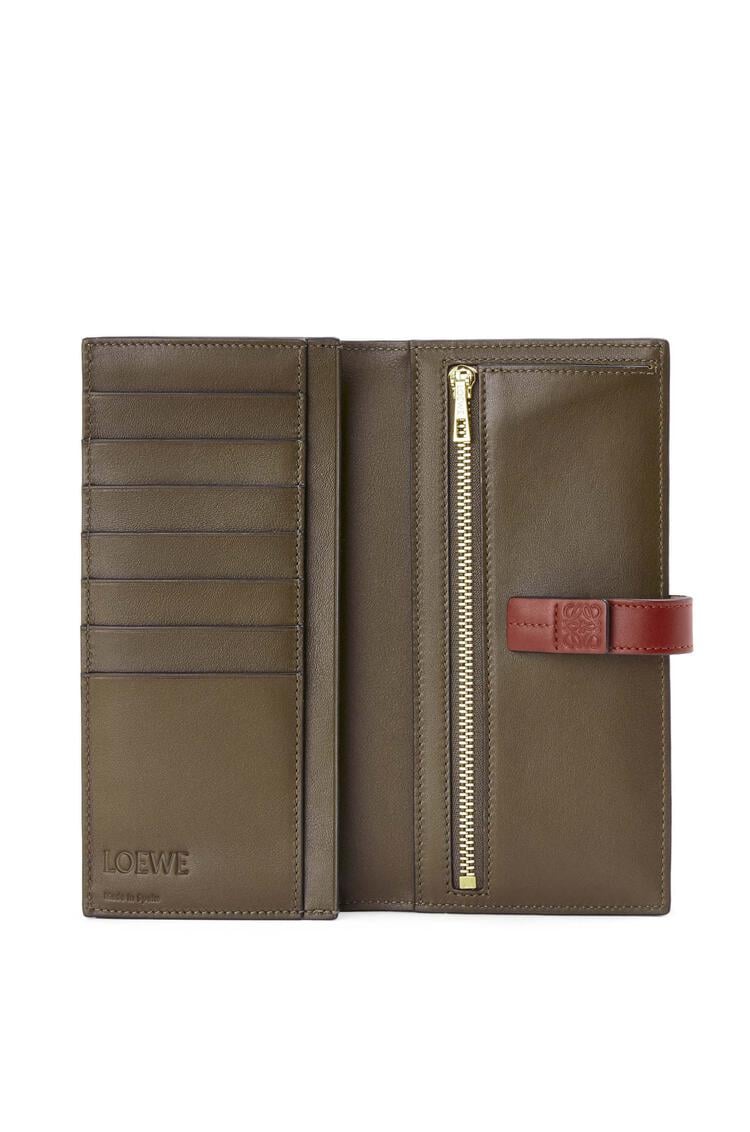LOEWE Large vertical wallet in grained calfskin Dark Blush/Dark Rust pdp_rd