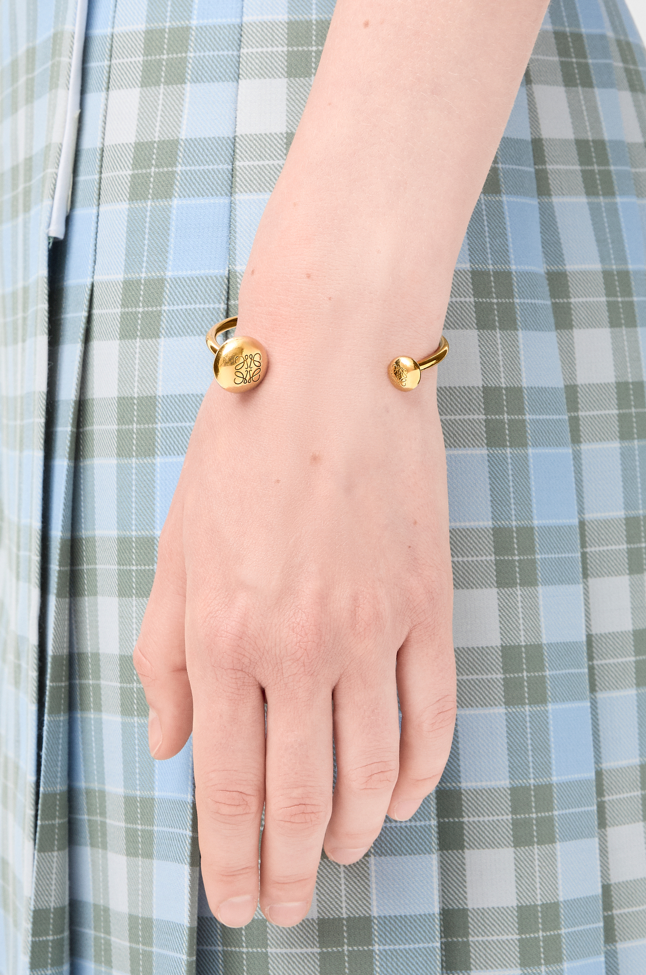 LOEWE Anagram Pebble cuff in sterling silver Gold