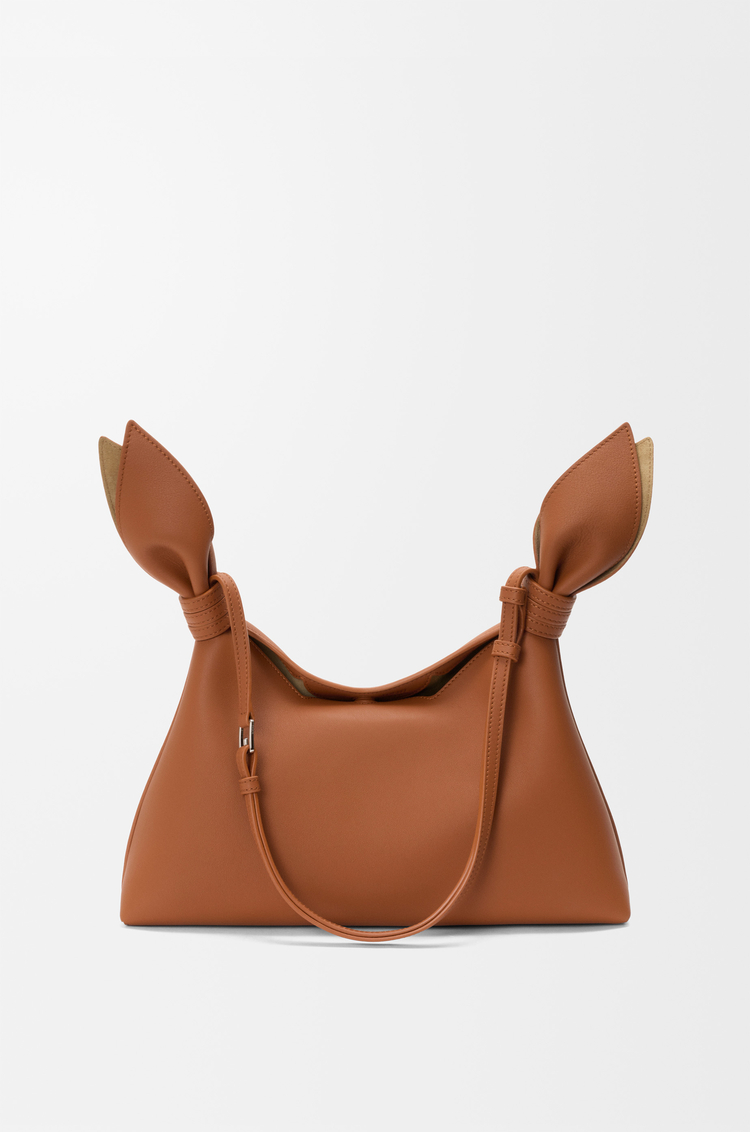 LOEWE Bolso Scarf mediano en piel de ternera lisa Marrón Ardilla