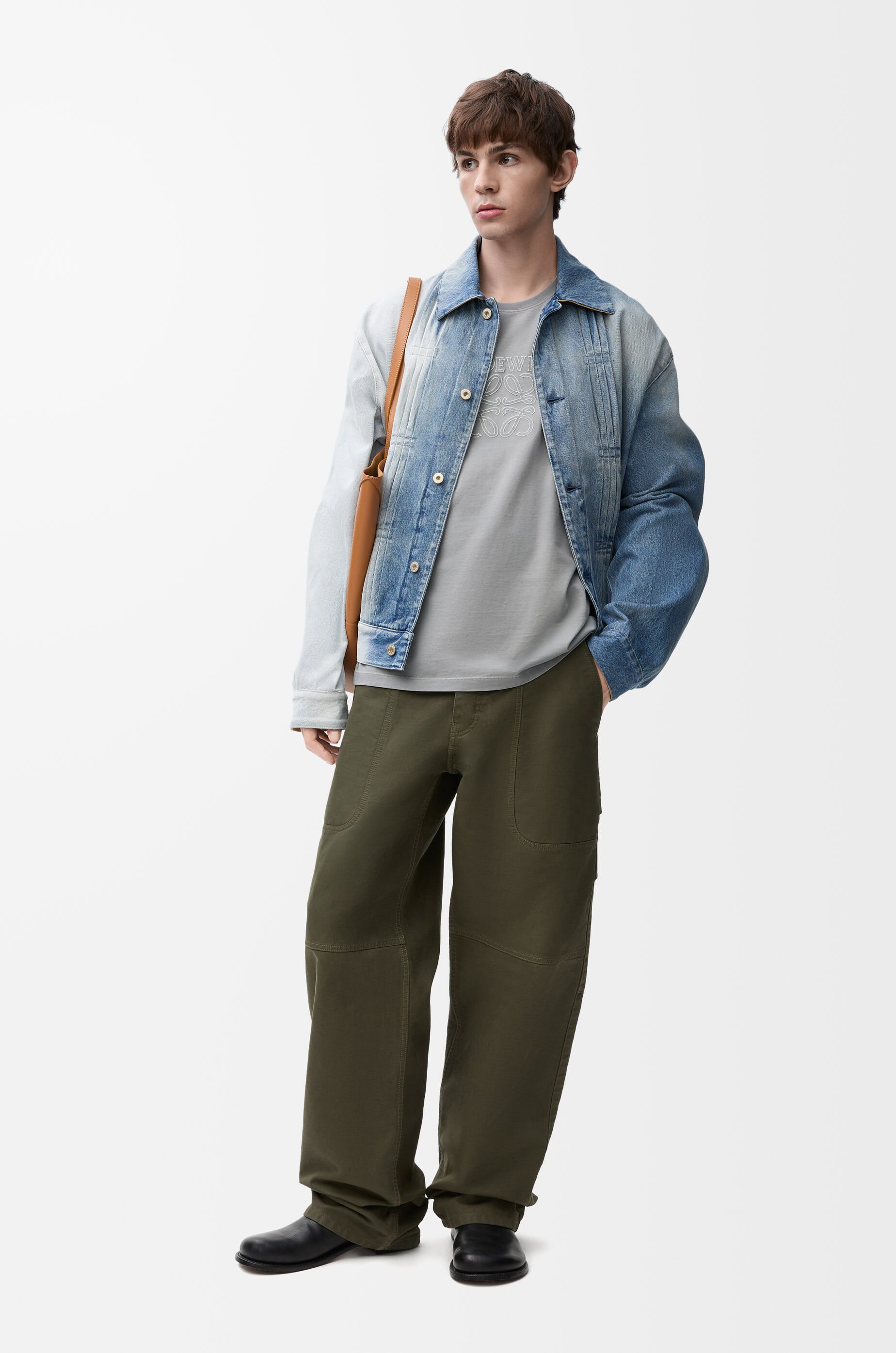 リラックスフィット Tシャツ（コットン） グレー - LOEWE