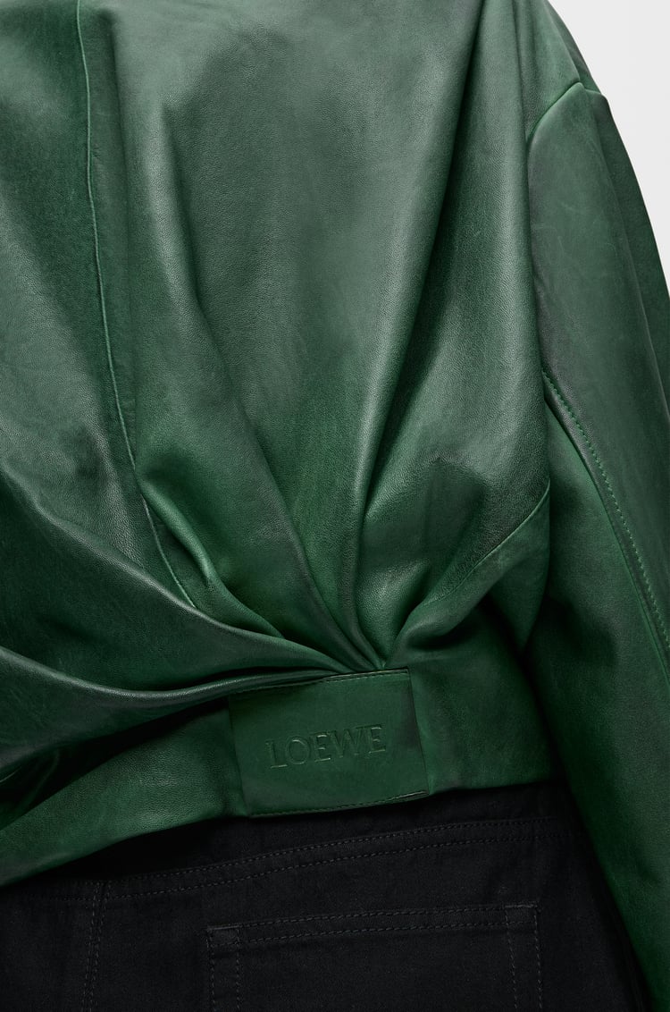 LOEWE Chaqueta drapeada en piel napa de cordero Verde