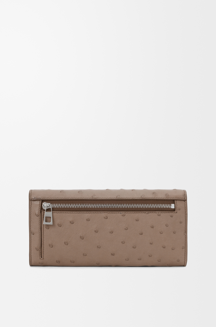 LOEWE Cartera Pebble con cadena en piel de avestruz Topo