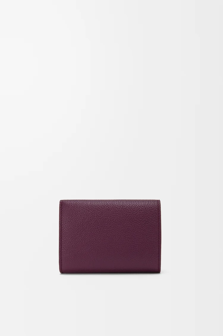 LOEWE Pebble trifold wallet in pebble grain calfskin Plum