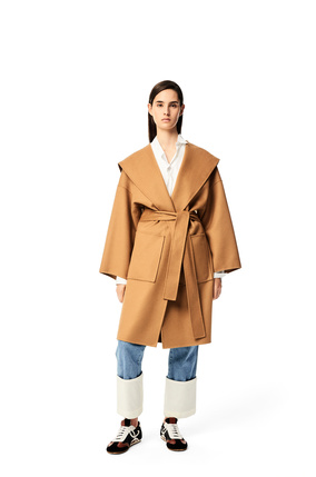LOEWE Abrigo en lana y cashmere con capucha Camel plp_rd