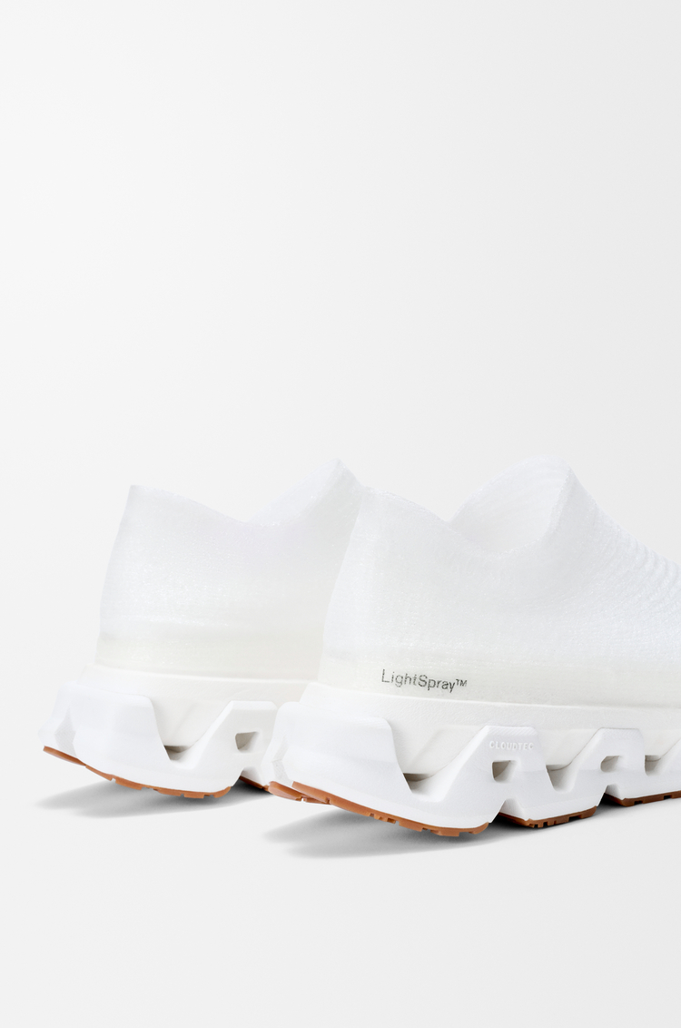 LOEWE Zapatilla LightSpray Cloudmonster Blanco/Plata