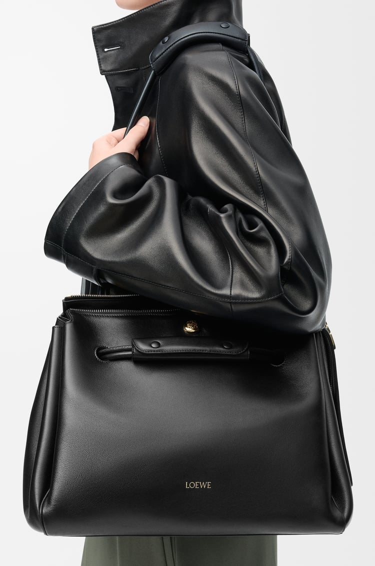 LOEWE 大号柔软牛皮革 Madrid 手袋 黑色