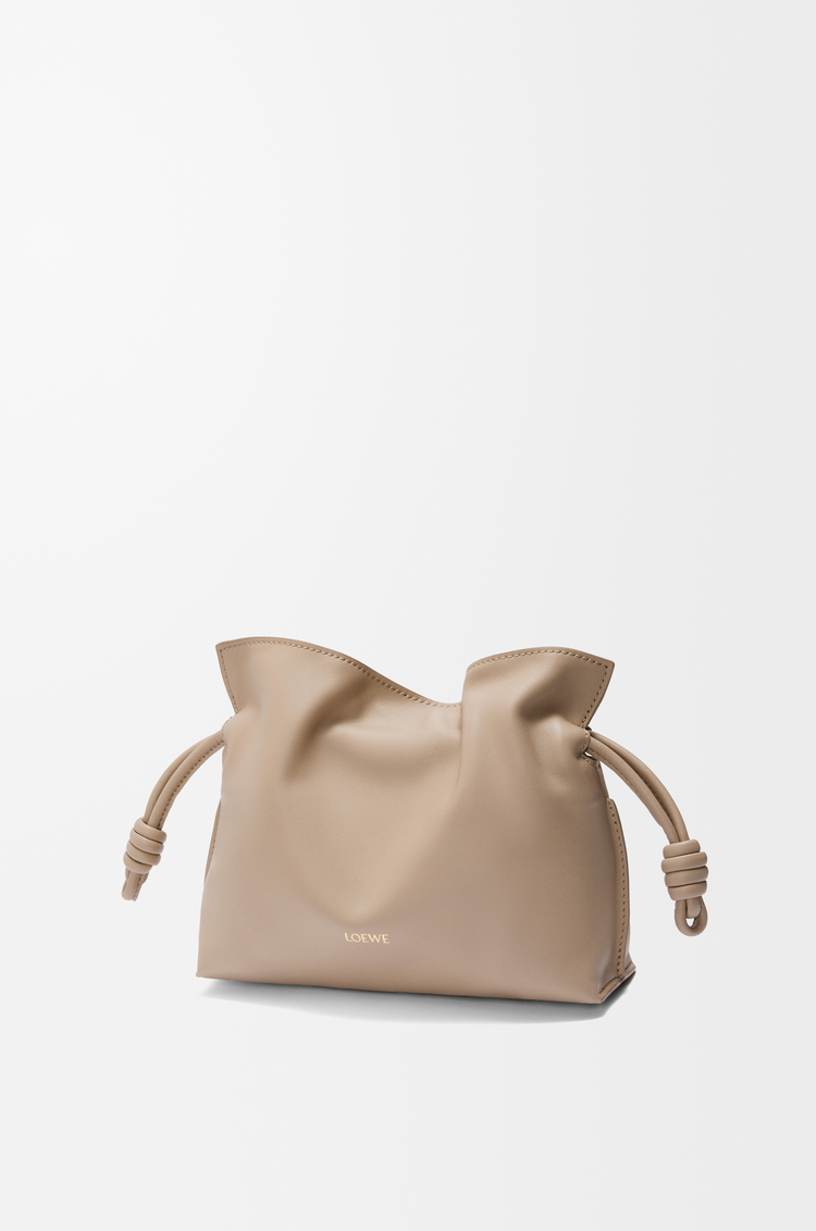 LOEWE Mini Flamenco clutch en cuir de veau nappa Sable