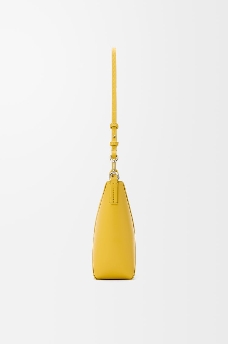 LOEWE パズルフォルド ポーチ（シャイニーナパカーフ） ダンデライオン