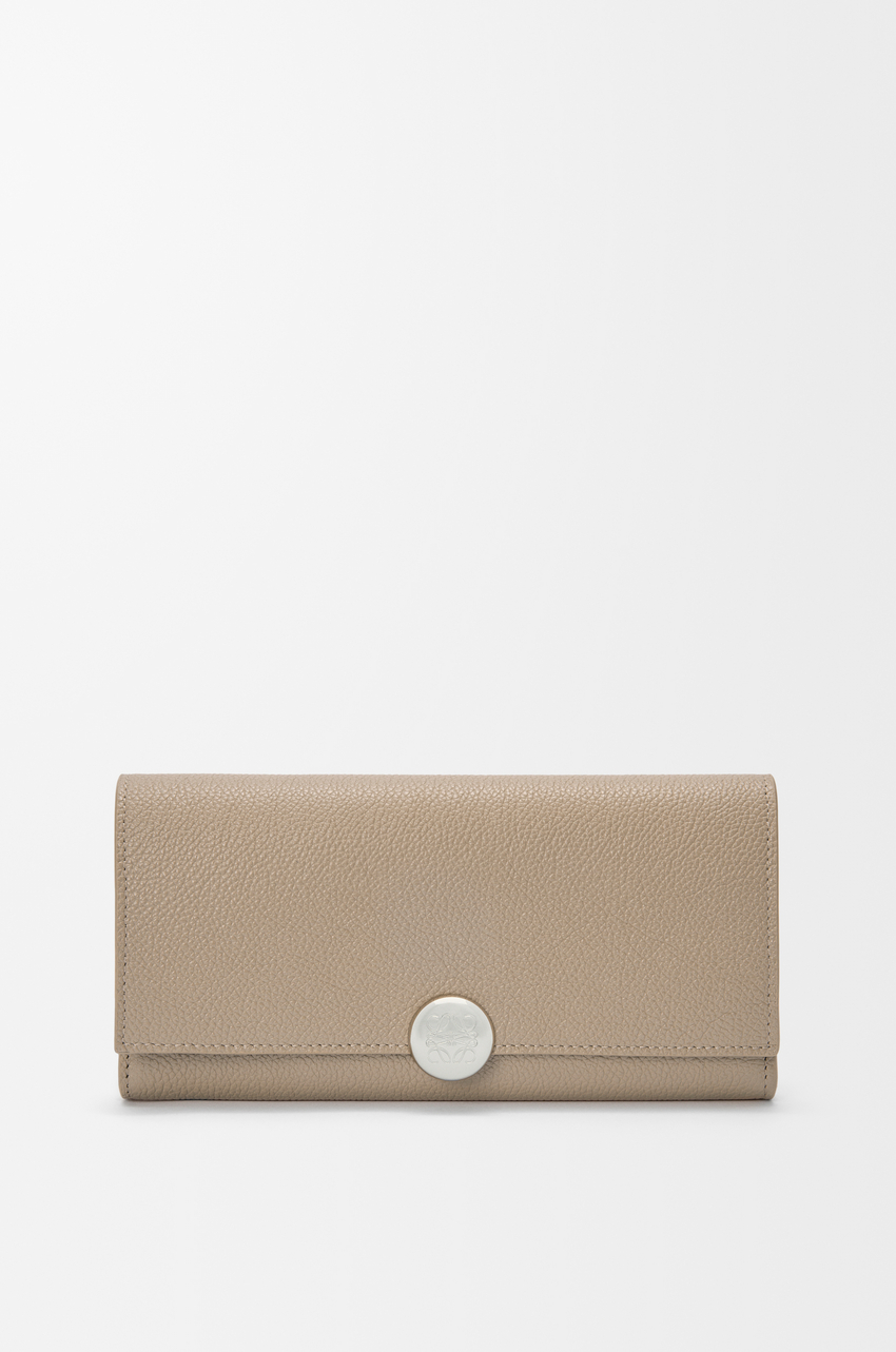 Pebble continental wallet in pebble grained calfskin