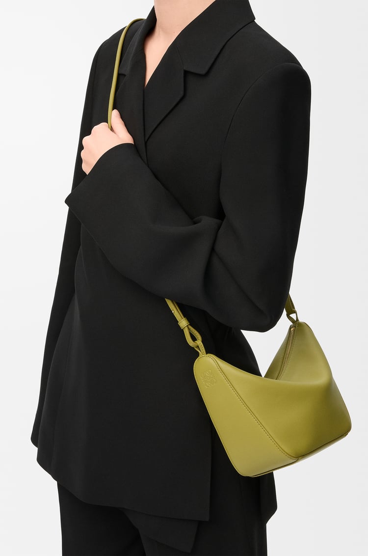 LOEWE ハンモック ホーボーバッグ ミニ（クラシックカーフ） Light Moss