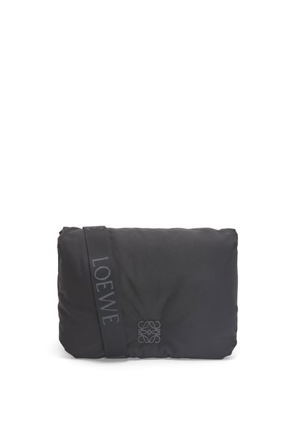 LOEWE Goya Puffer Messenger Bag aus Nylon Schwarz plp_rd