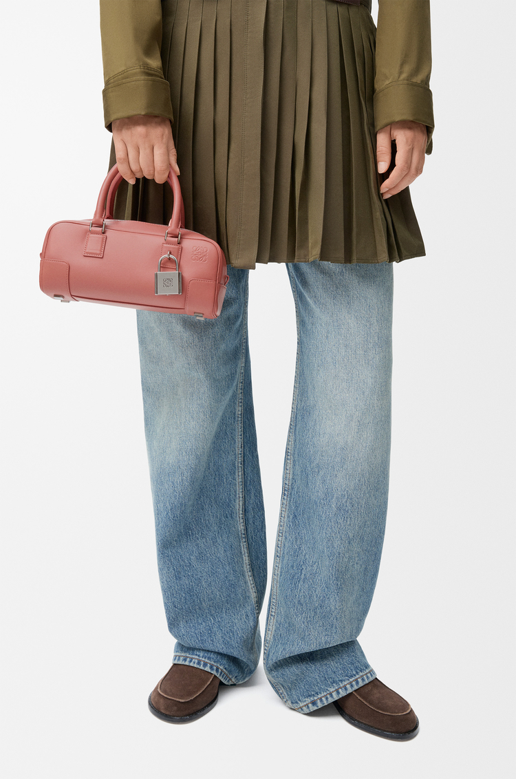 LOEWE 亮面牛皮革 Amazona 23 Cropped 手袋 胭脂色