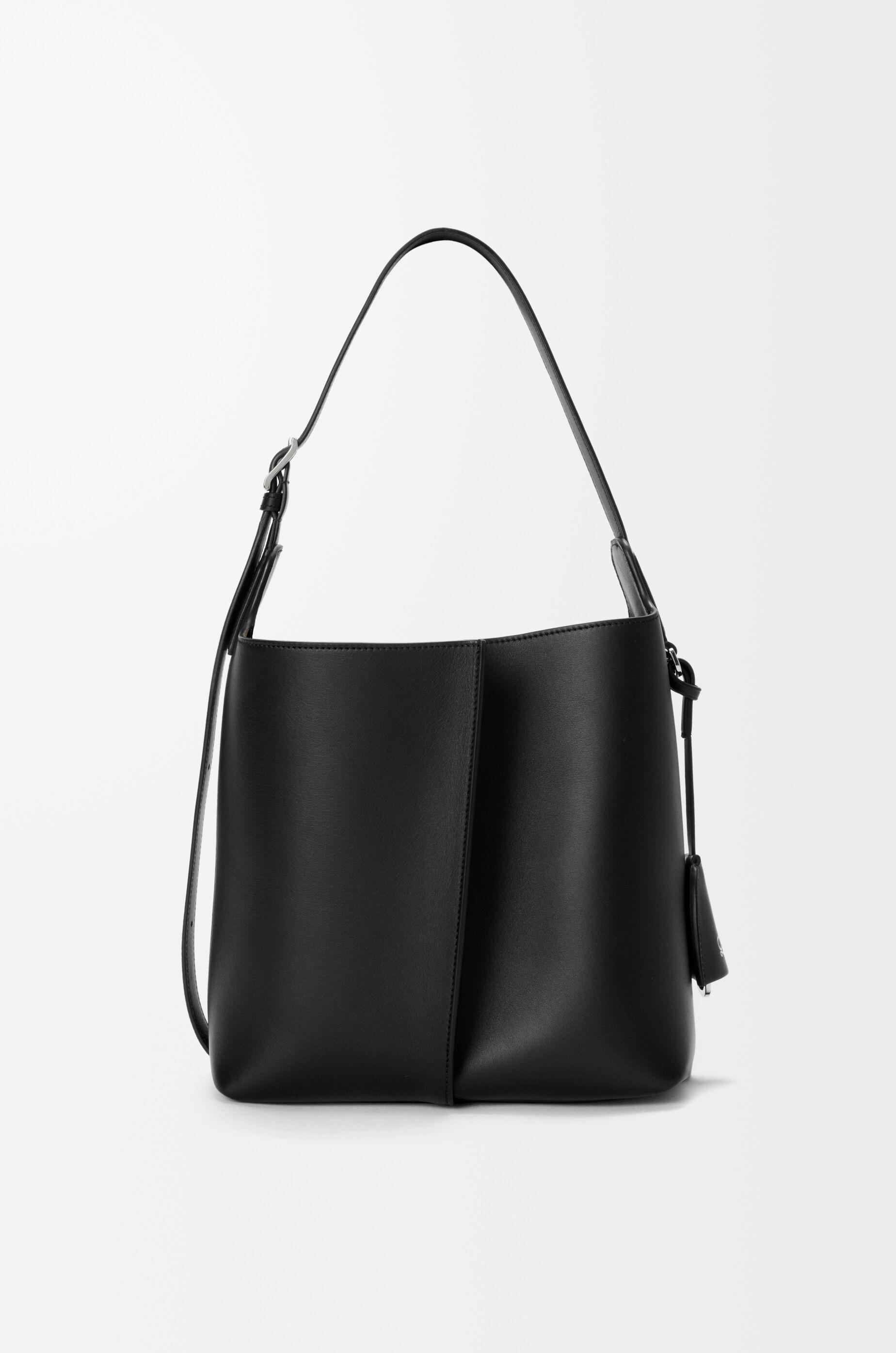 ビルバオ バケットバッグ ミディアム（スムースカーフ） ブラック