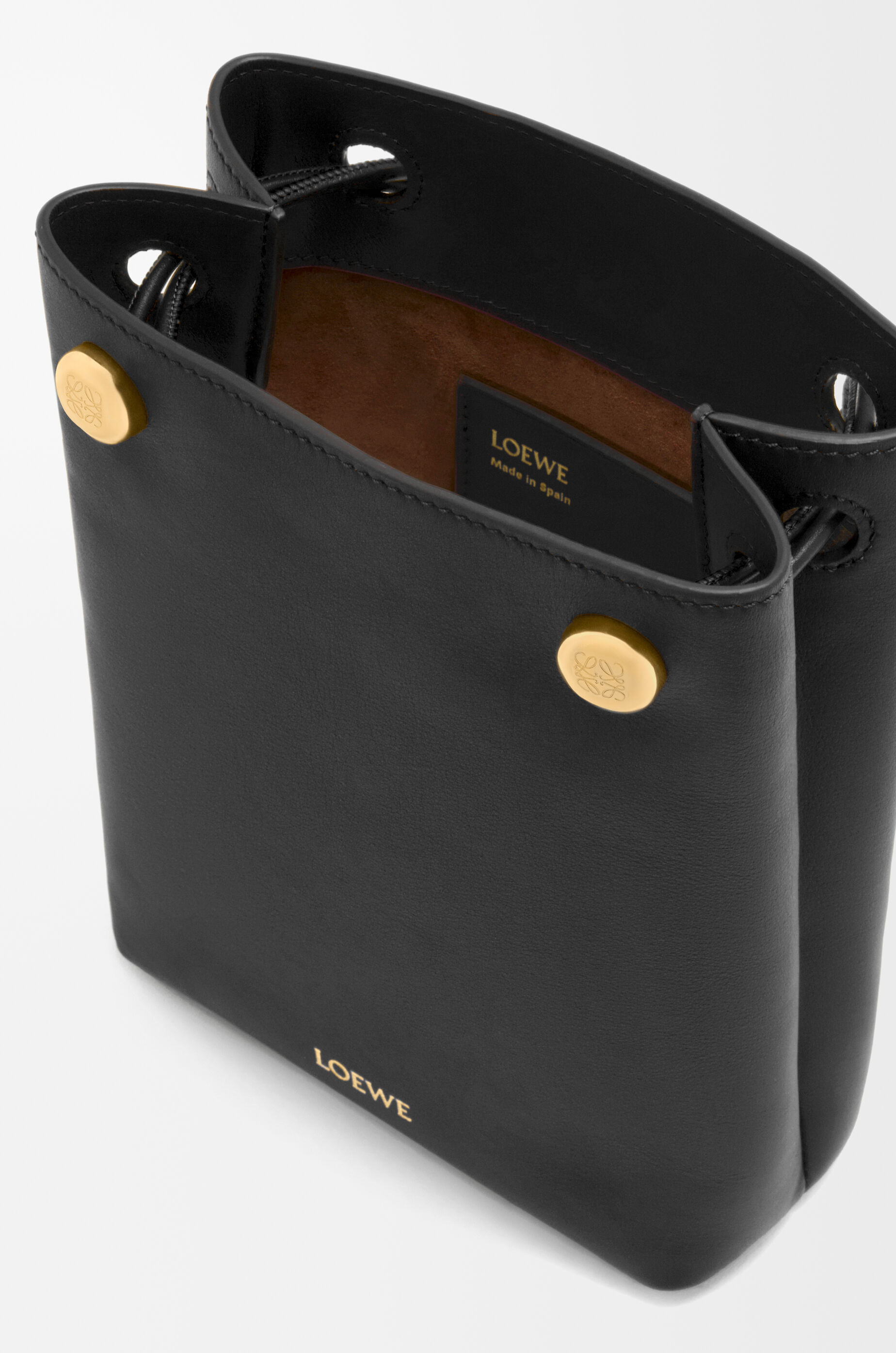 【現行品美品】ロエベ　ペブルポーチ　ブラック ぺブル ポーチ（スムースカーフ） ブラック - LOEWE