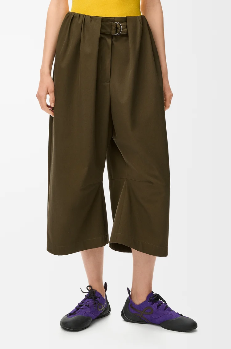 LOEWE 크롭 벨트 트라우저 - 코튼 & 실크 카키 그린