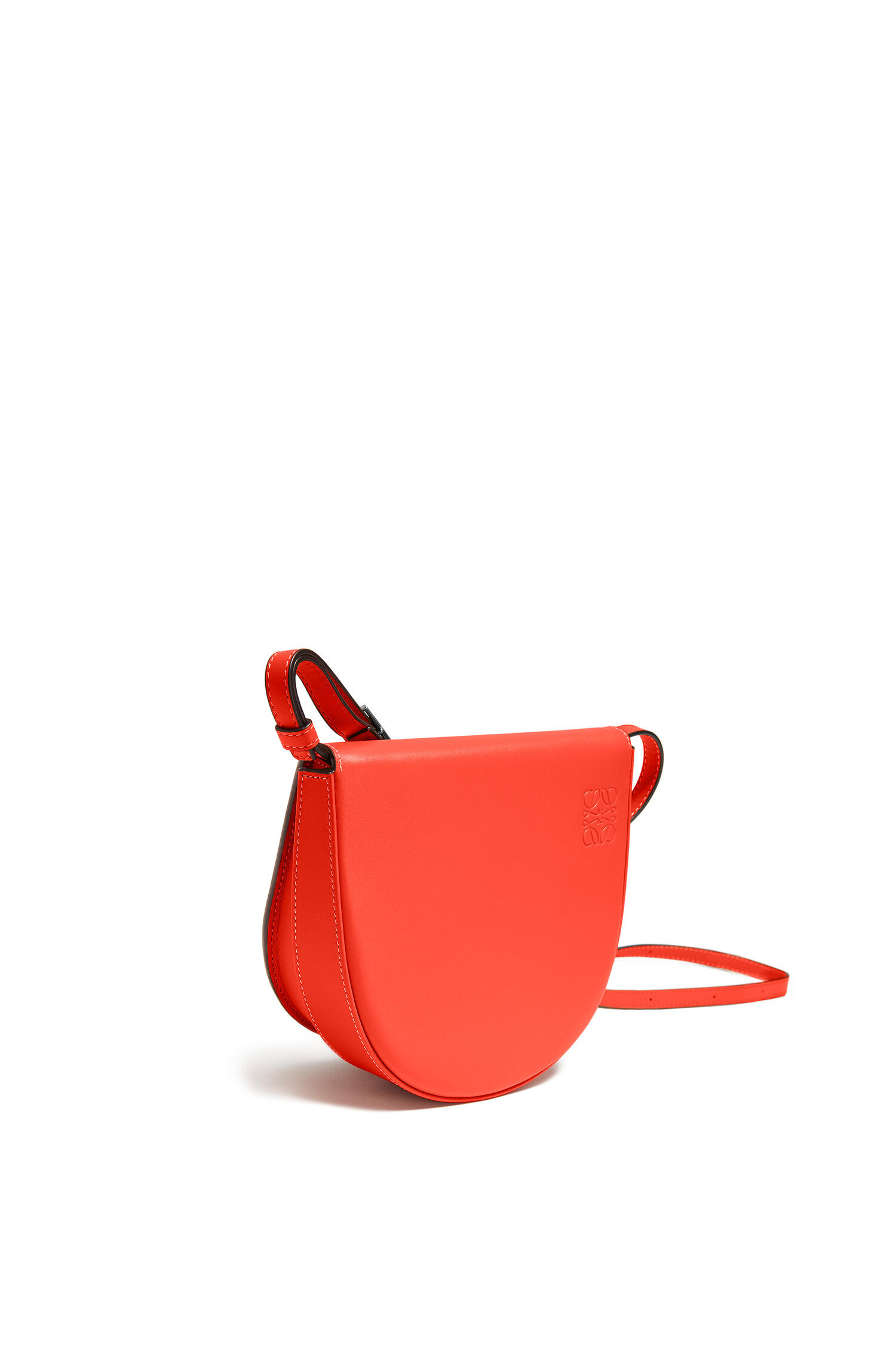 Heel bag in soft calfskin æ±ç´
- LOEWE