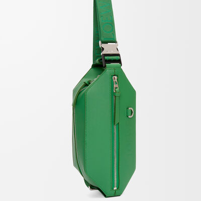 B777NCNX01_4748_1F.jpg?sw=400&  