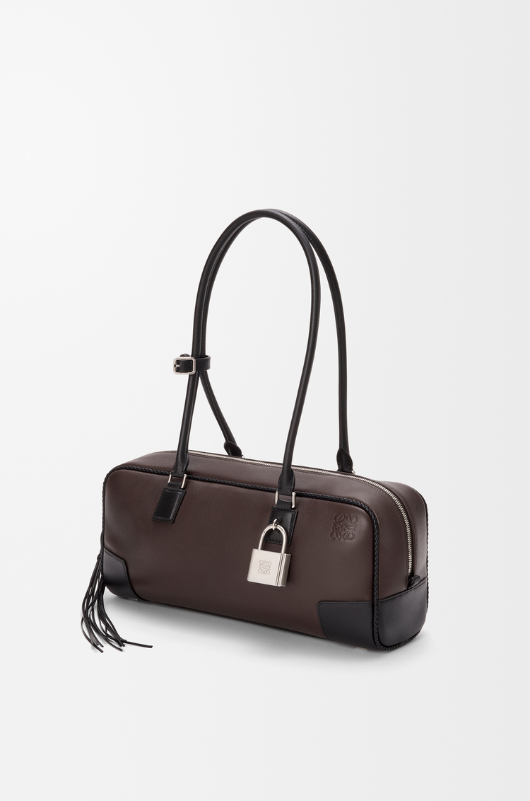 LOEWE 아마조나 31 크롭 백 - 클래식 카프스킨 다크 체스트넛/블랙