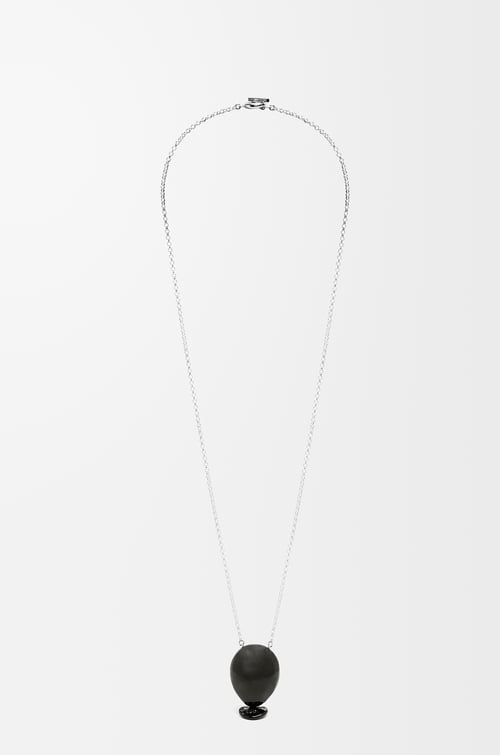 LOEWE Balloon pendant in sterling silver and enamel Black plp_rd