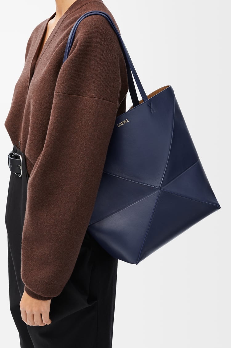 LOEWE Bolso Puzzle Fold tote mediano en piel de ternera Azul Abismo