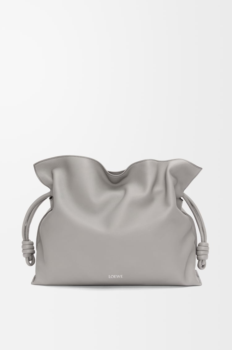 LOEWE Bolso Flamenco Clutch grande en piel napa de ternera Gris Perla