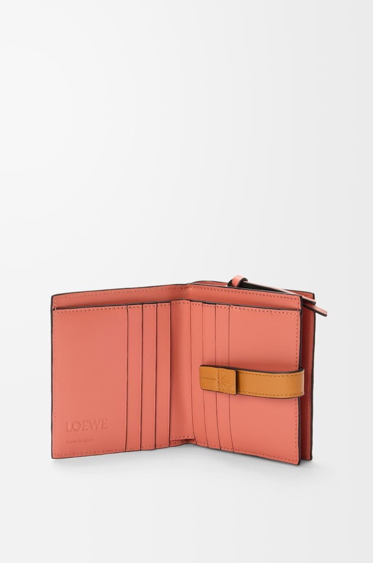 LOEWE Cartera compacta con cremallera en piel de ternera Avena Claro/Miel