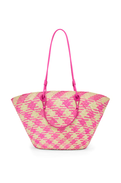 LOEWE Anagram Basket bag in iraca palm and calfskin 天然色/紫紅色 plp_rd